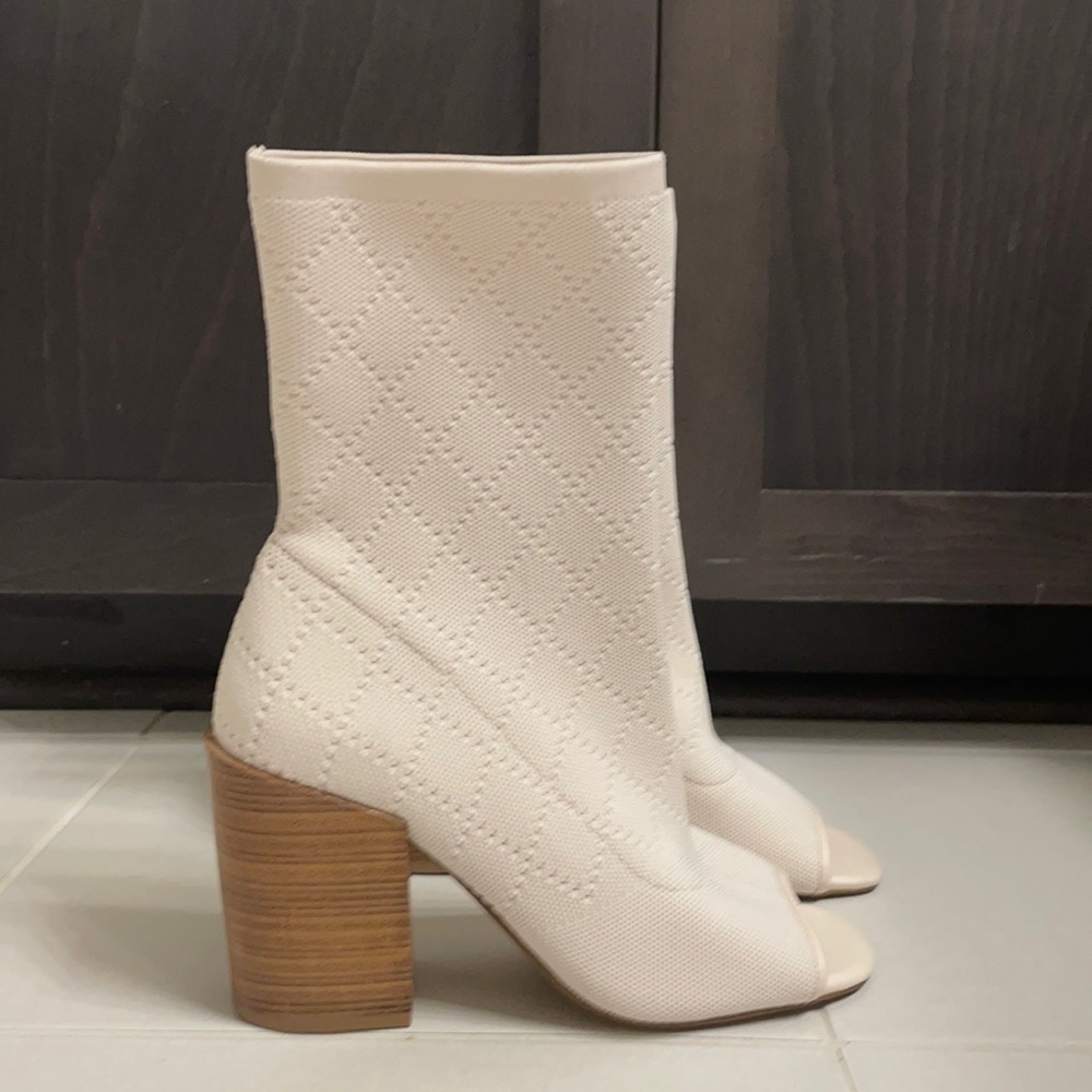 Booties!😍 NWOT